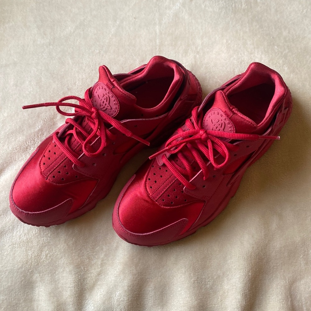 Nike Women’s Air Hiarache Running Shoes
